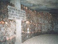 Внутри катакомб